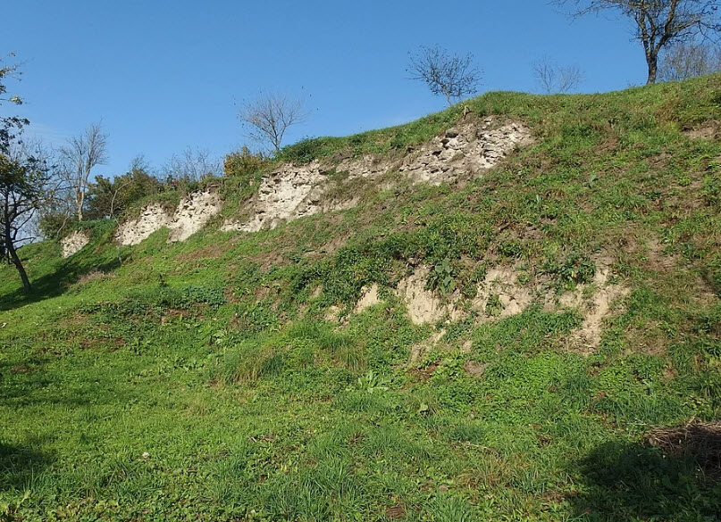 Damásd Vára, Hungary